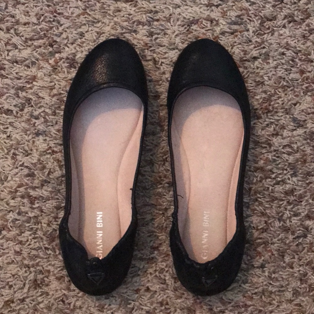 Black Gianni Bini Flats